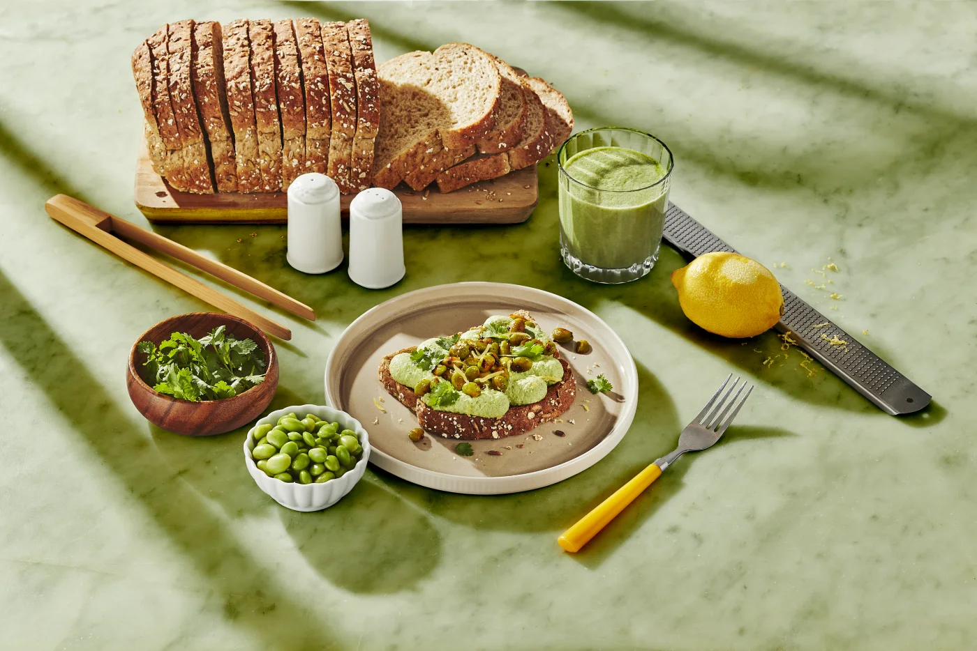 Tartine à l’edamame fouetté